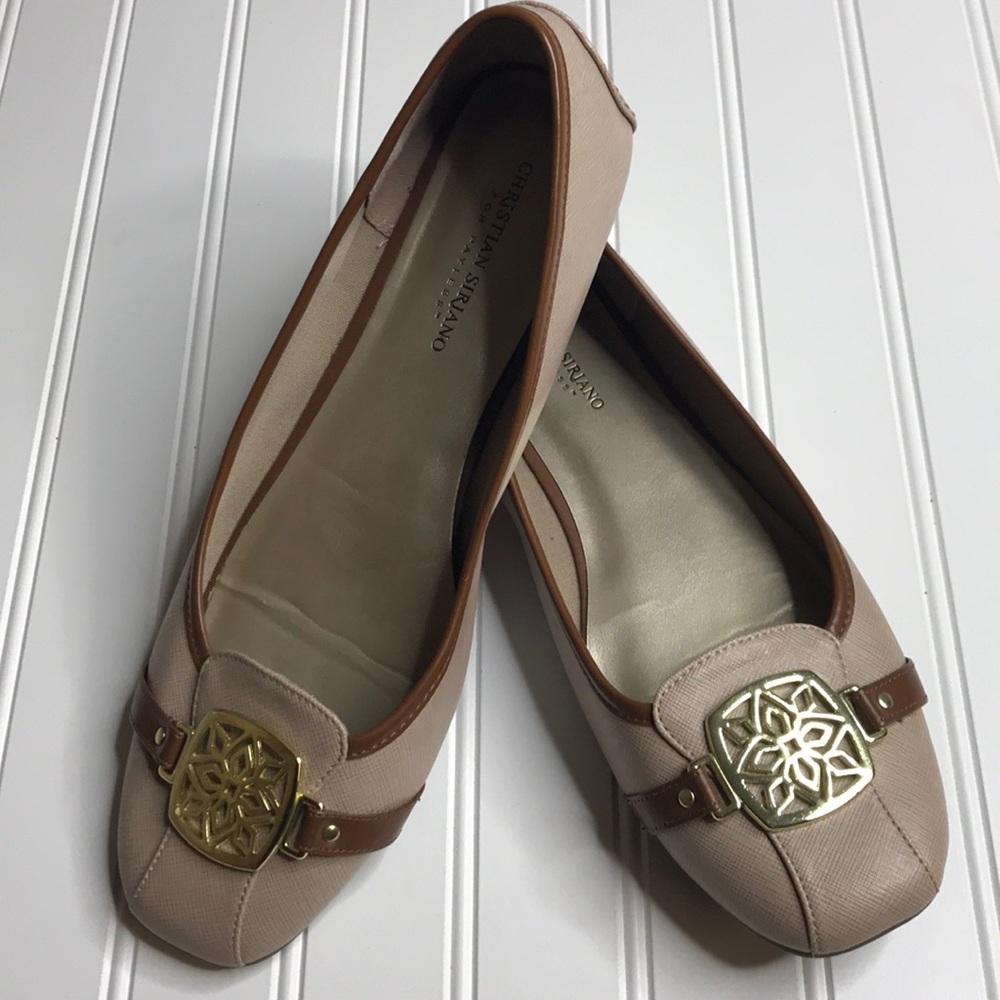Christian Siriano. Brooch flats